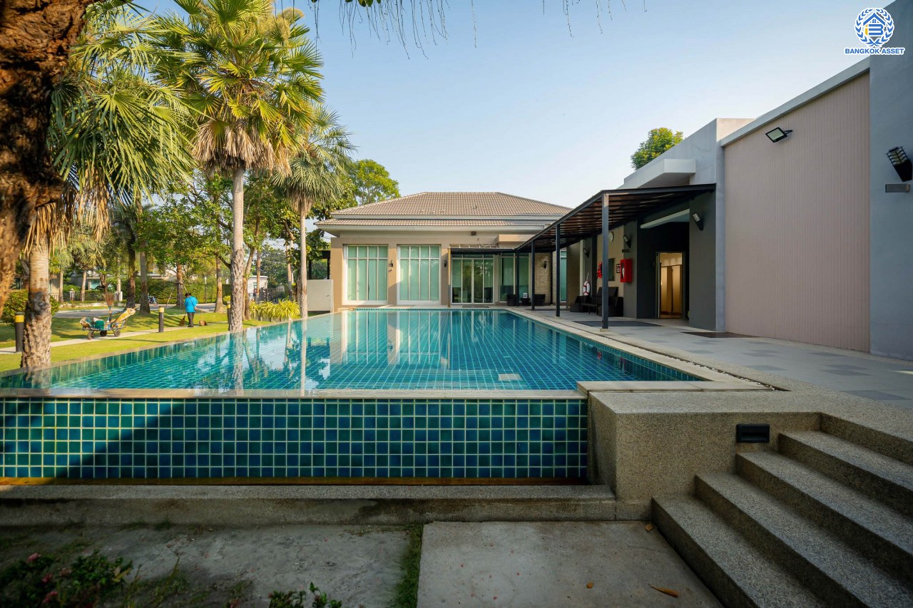 บ้านมือสองตกแต่งใหม่ โครงการ ไลฟ์ บางกอก บูเลอวาร์ด ราชพฤกษ์-รัตนาธิเบศร์ เนื้อที่ 50.3 ตร.ว. ดีไซน์ตอบทุกไลฟ์สไตล์ ฟังก์ชัน 3 ห้องนอน 3 ห้องน้ำ จอดรถได้ 2 คัน บนทำเลติดถนนราชพฤกษ์ เชื่อมต่อทุกเส้นทาง ใกล้รถไฟฟ้าสายสีม่วง "สถานีท่าอิฐ" และจุดขึ้นทางด่วน "ศรีรัช"